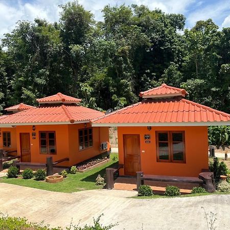 Baanphuthadol Hotel Мае Хонг Сон Екстериор снимка