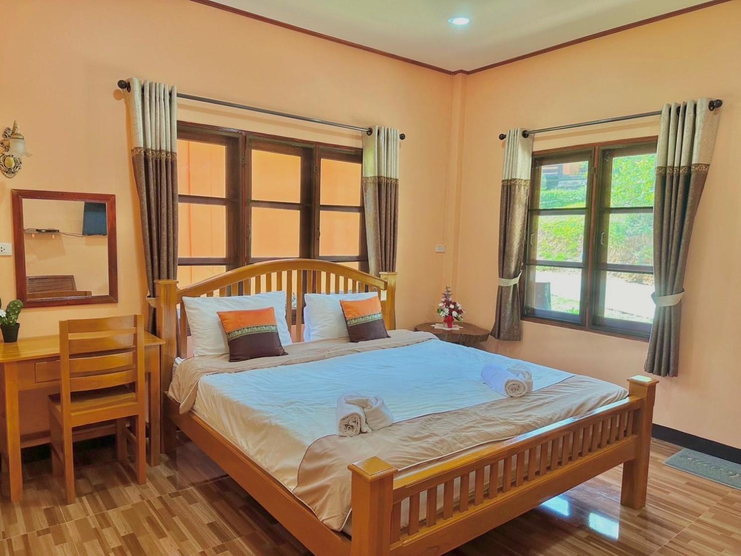 Baanphuthadol Hotel Мае Хонг Сон Екстериор снимка