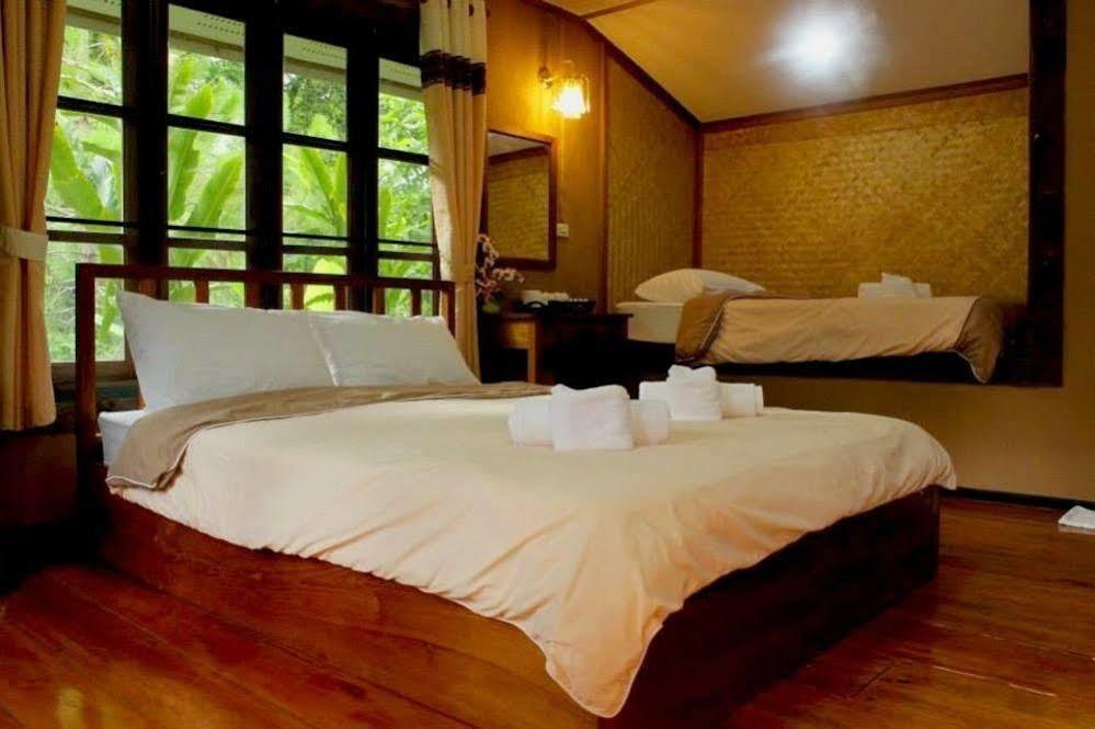 Baanphuthadol Hotel Мае Хонг Сон Екстериор снимка