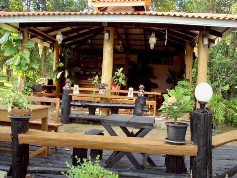 Baanphuthadol Hotel Мае Хонг Сон Екстериор снимка
